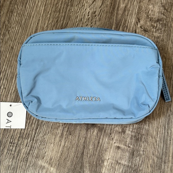 Athleta Handbags - Athleta Crossbody Belt Bag